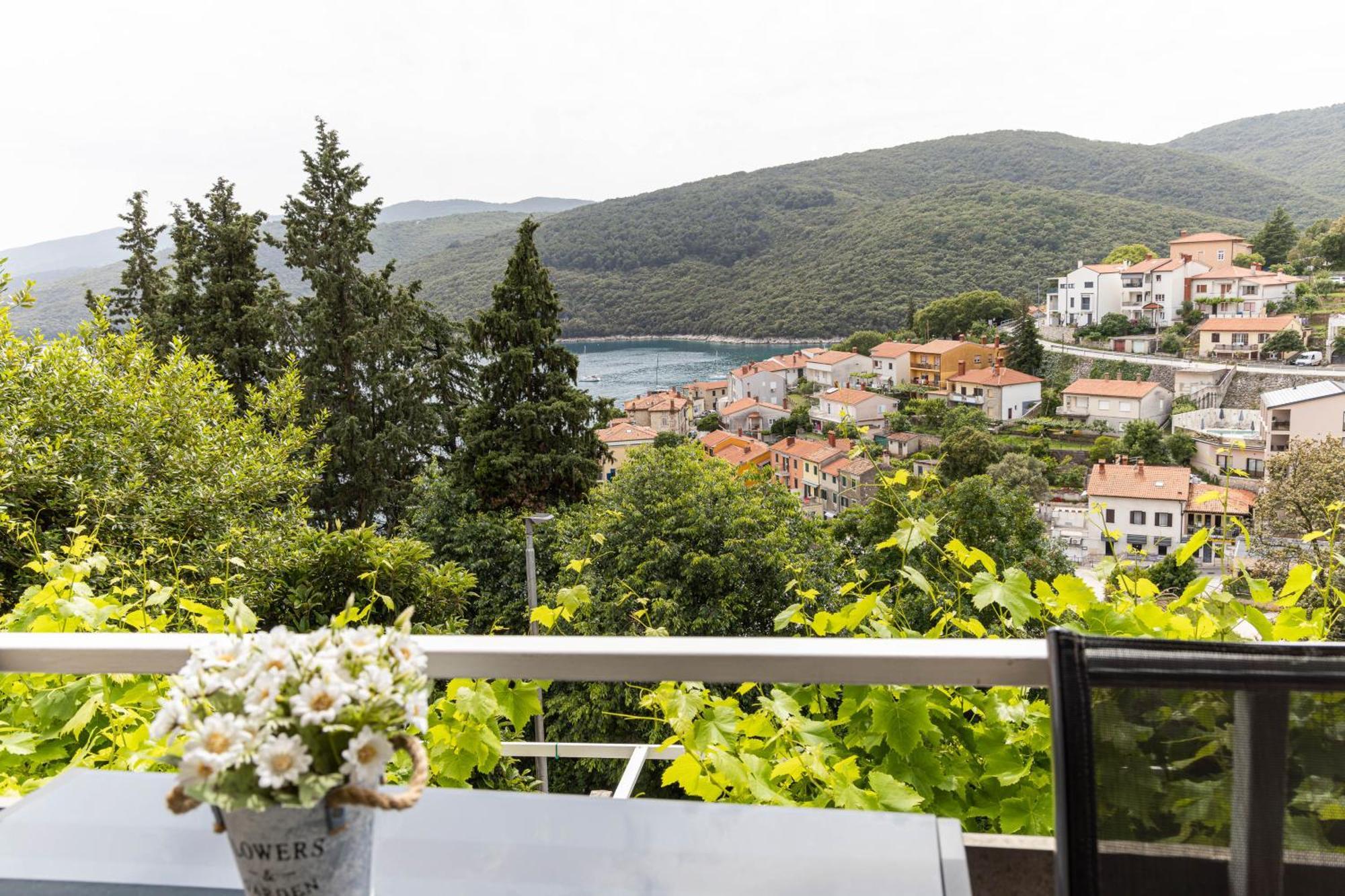 Apartments Sea View Rabac Exterior foto